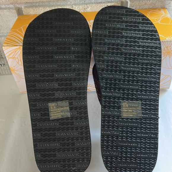 Yellow Box Flip Flops - Picture 4 of 5